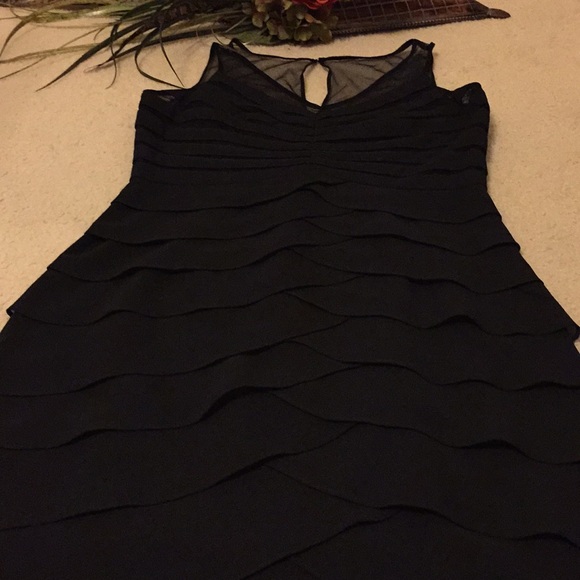 Dress - Picture 5 of 8